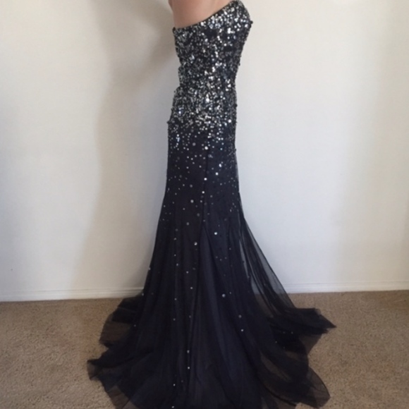 Adrianna Papell size 2 - Picture 2 of 8